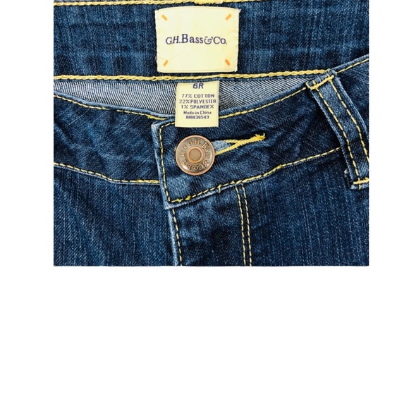 GH Bass & Company Jeans 30x31 6R Low Rise boot cut Dark Wash like new. Stretchy - Picture 4 of 4